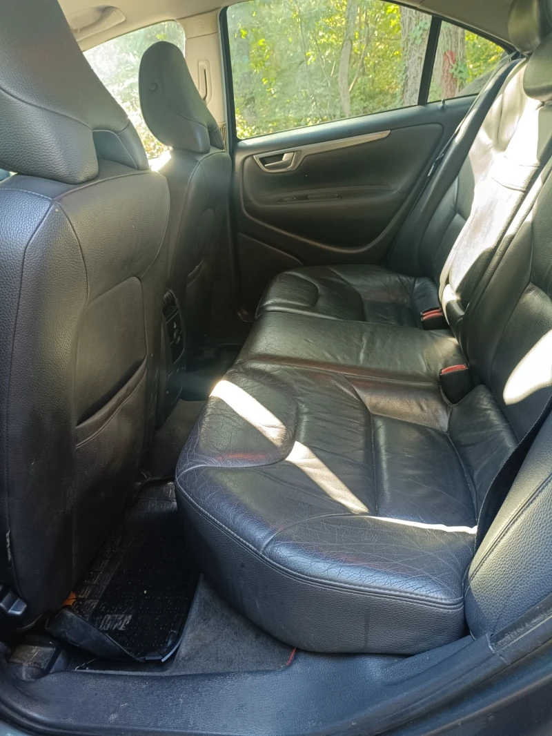 Volvo S60 2.4 D 5, снимка 13 - Автомобили и джипове - 51813860
