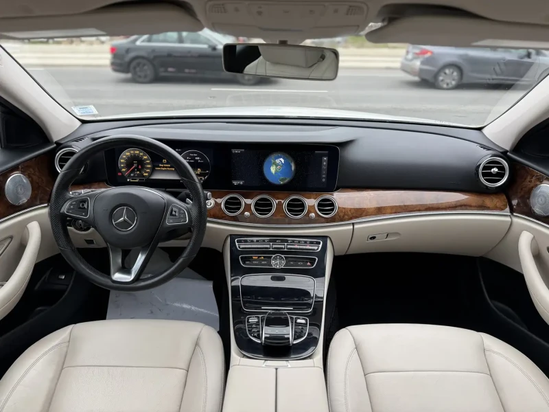 Mercedes-Benz E 300 DIGITAL* BURMESTER* PANORAMA* , AMBIENT, M.TOЧКА, снимка 8 - Автомобили и джипове - 52642560