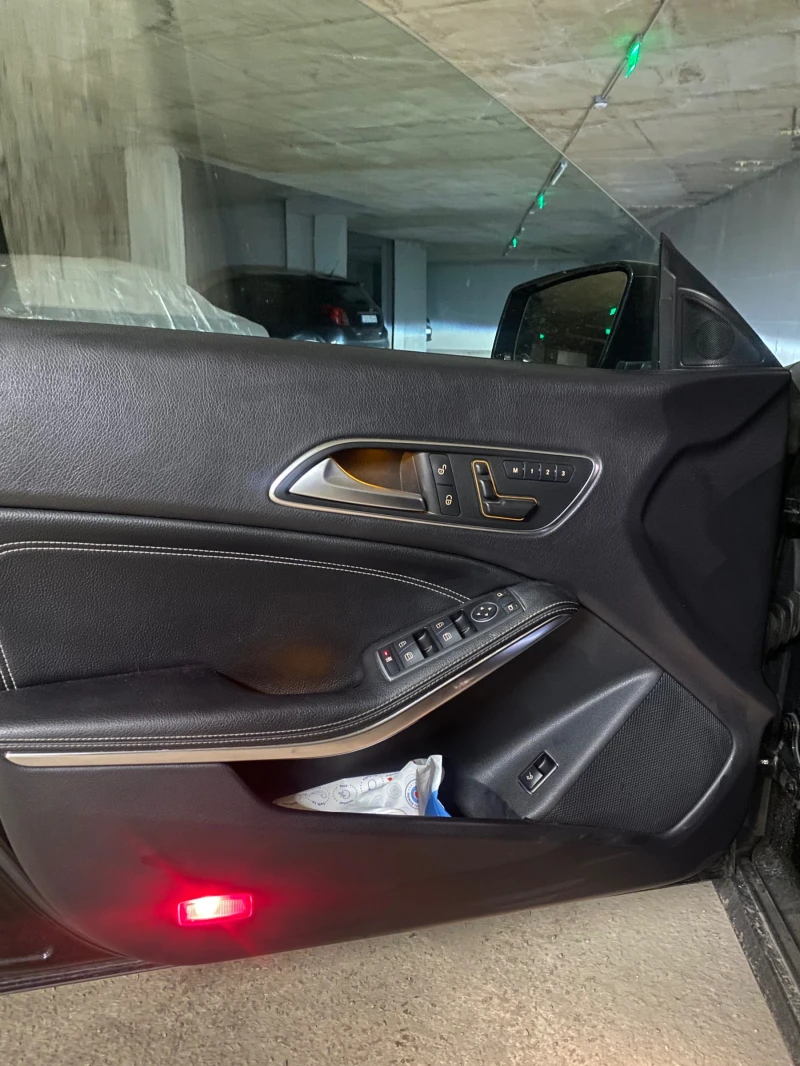 Mercedes-Benz CLA 220, снимка 8 - Автомобили и джипове - 52982532