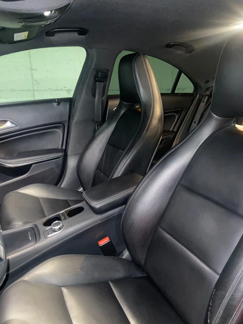 Mercedes-Benz CLA 220, снимка 14 - Автомобили и джипове - 52982532