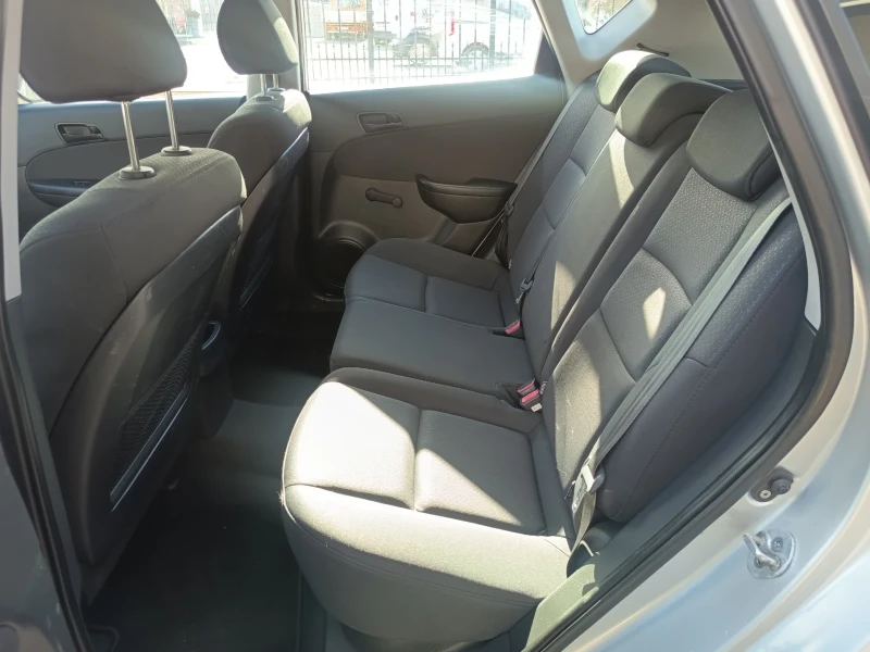 Hyundai I30 1.6crdi, снимка 10 - Автомобили и джипове - 53124466