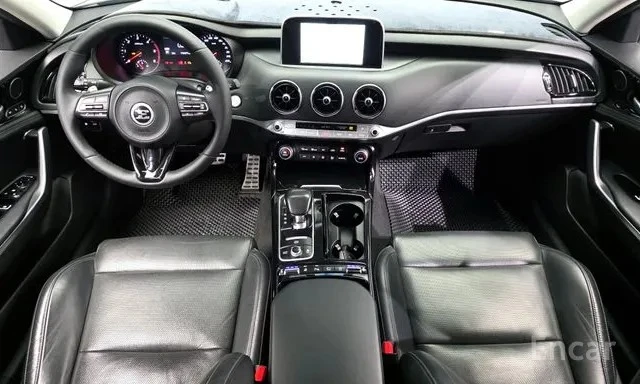 Kia Stinger 2.2 CRDi AWD Platinum | HUD | AWD, снимка 5 - Автомобили и джипове - 55546750