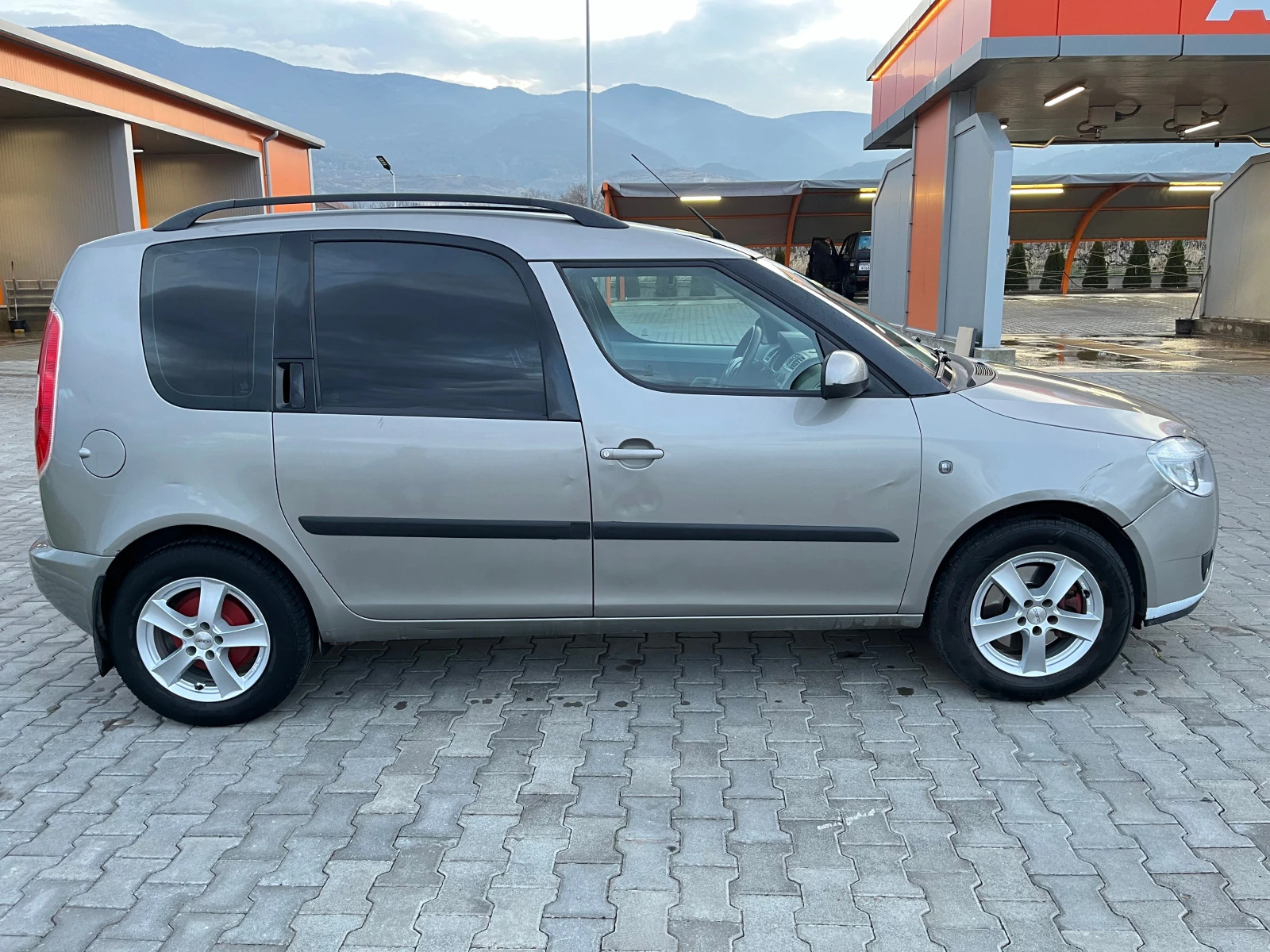 Skoda Roomster 1.6 16V 105 - изображение 6