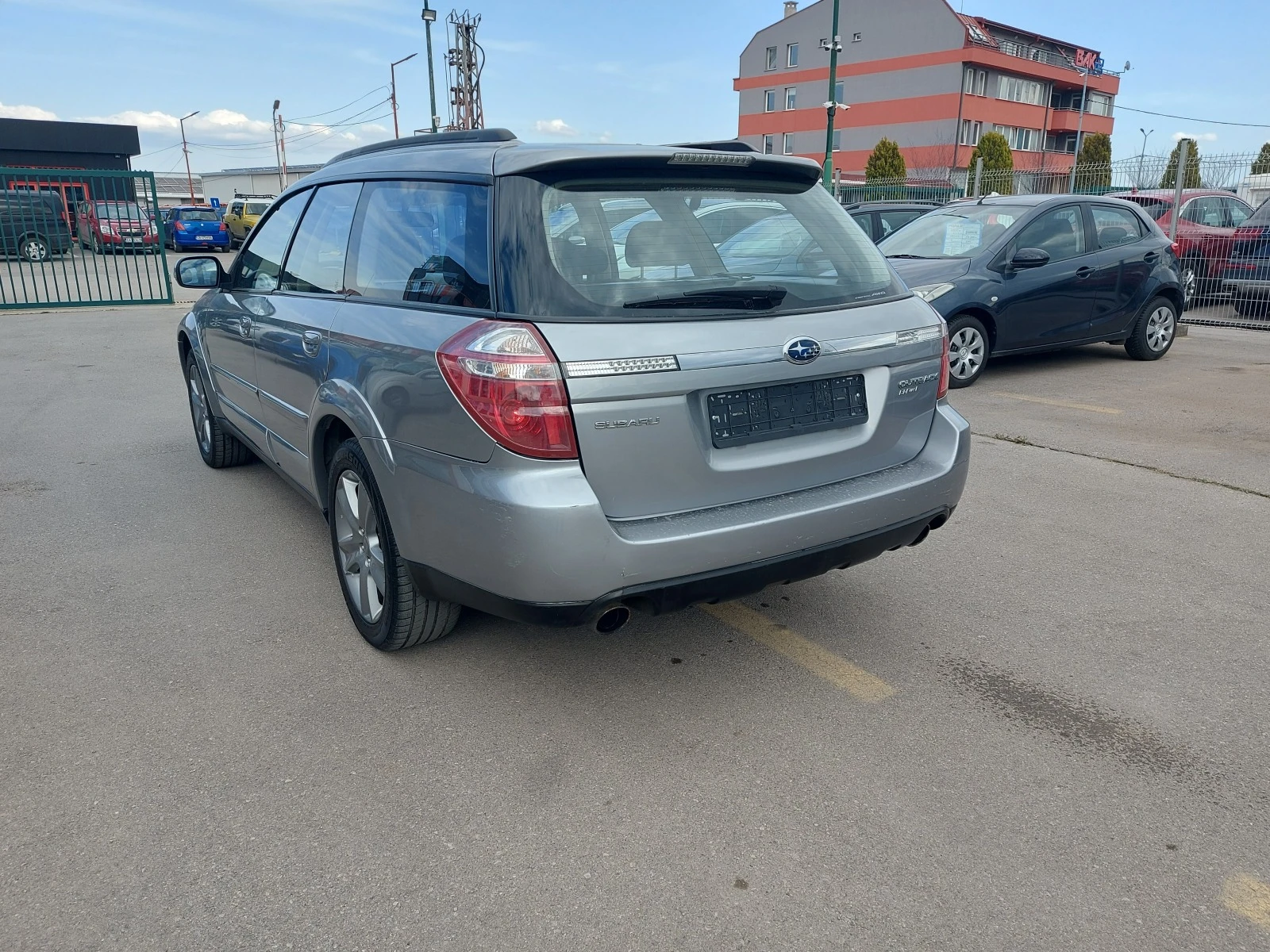 Subaru Outback 2.5 i, АВТОМАТИК, ГАЗОВ ИНЖЕКЦИОН, ИТАЛИЯ, ЛИЗИНГ - изображение 4