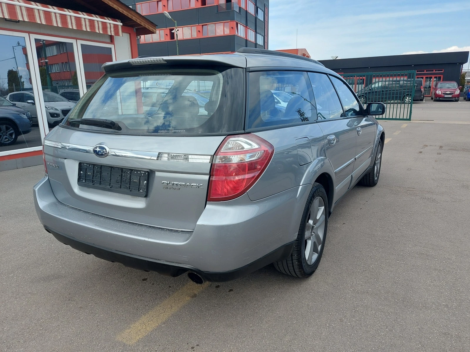 Subaru Outback 2.5 i, АВТОМАТИК, ГАЗОВ ИНЖЕКЦИОН, ИТАЛИЯ, ЛИЗИНГ - изображение 5