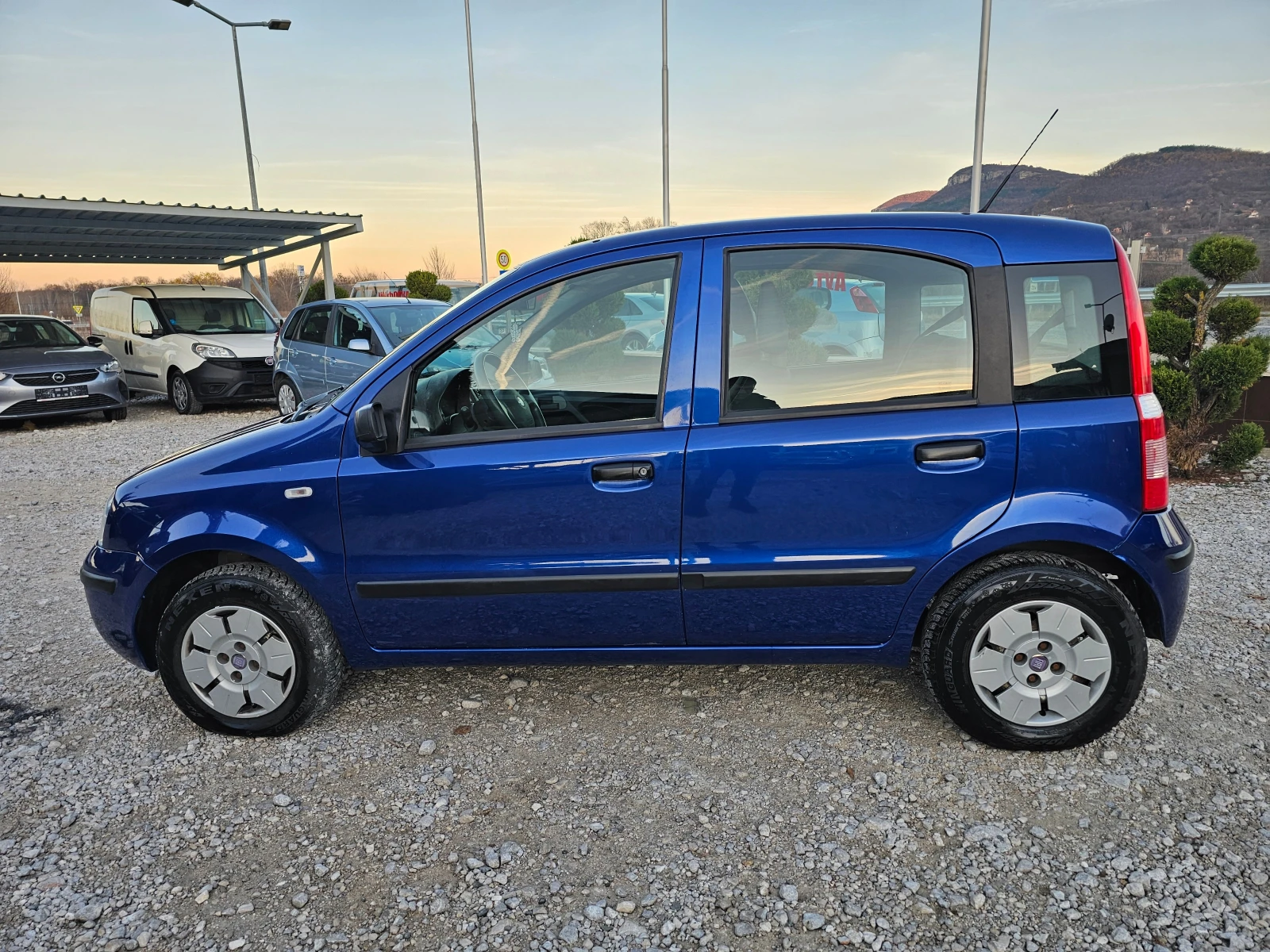 Fiat Panda 1.1 БЕНЗИН ! ! РЕАЛНИ КИЛОМЕТРИ ! ! КЛИМАТИК - изображение 2