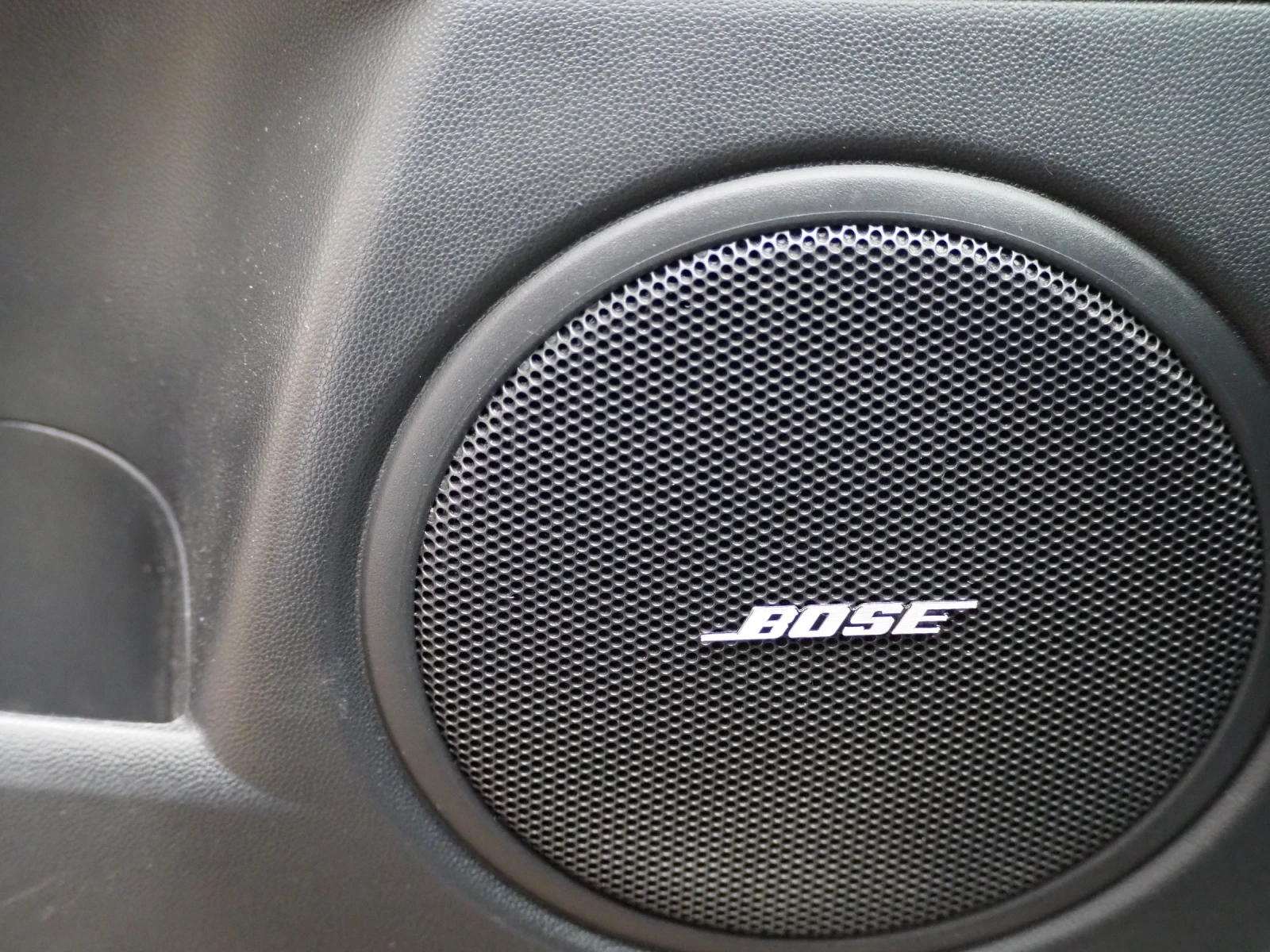 Mazda 3 НОВА 1.6i BOSE КЛИМАТРОНИК - изображение 8