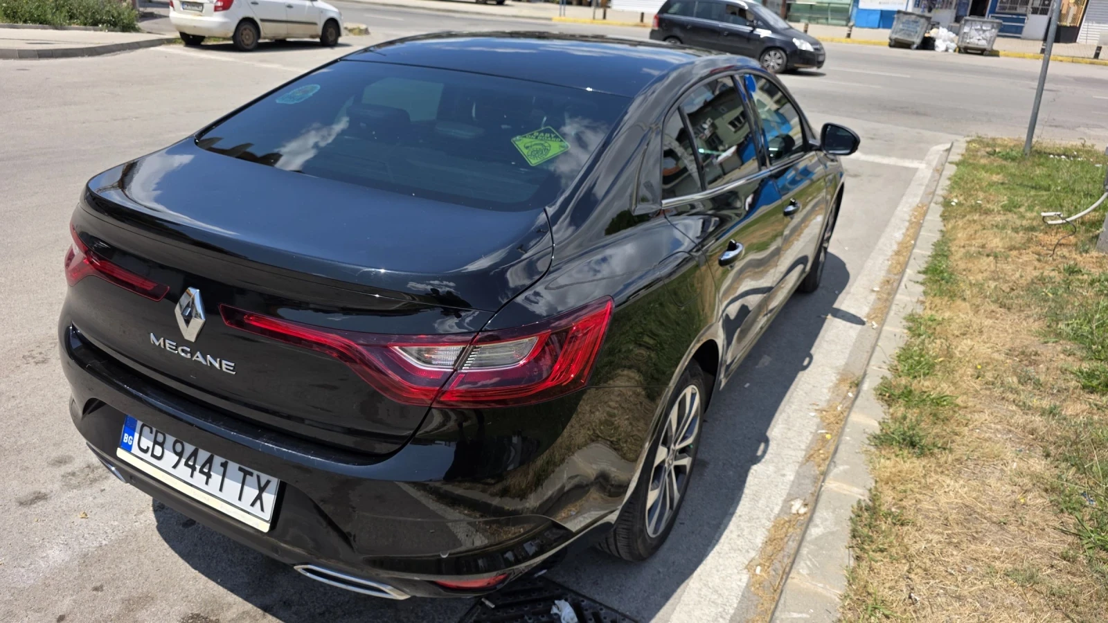 Renault Megane MEGANE Sedan Intense TCe 140 бензин EDC - изображение 4
