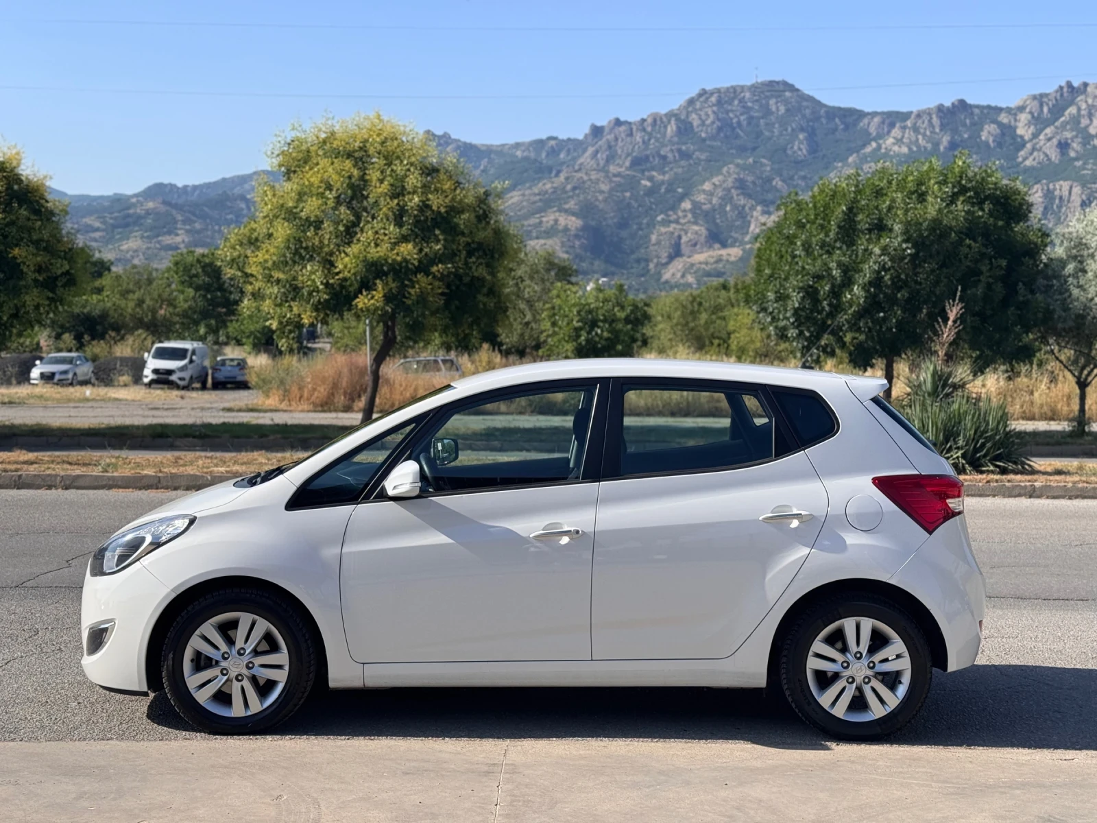 Hyundai Ix20 1.4CRDI 90кс * NAVI* ПАРКТРОНИК*  - изображение 2