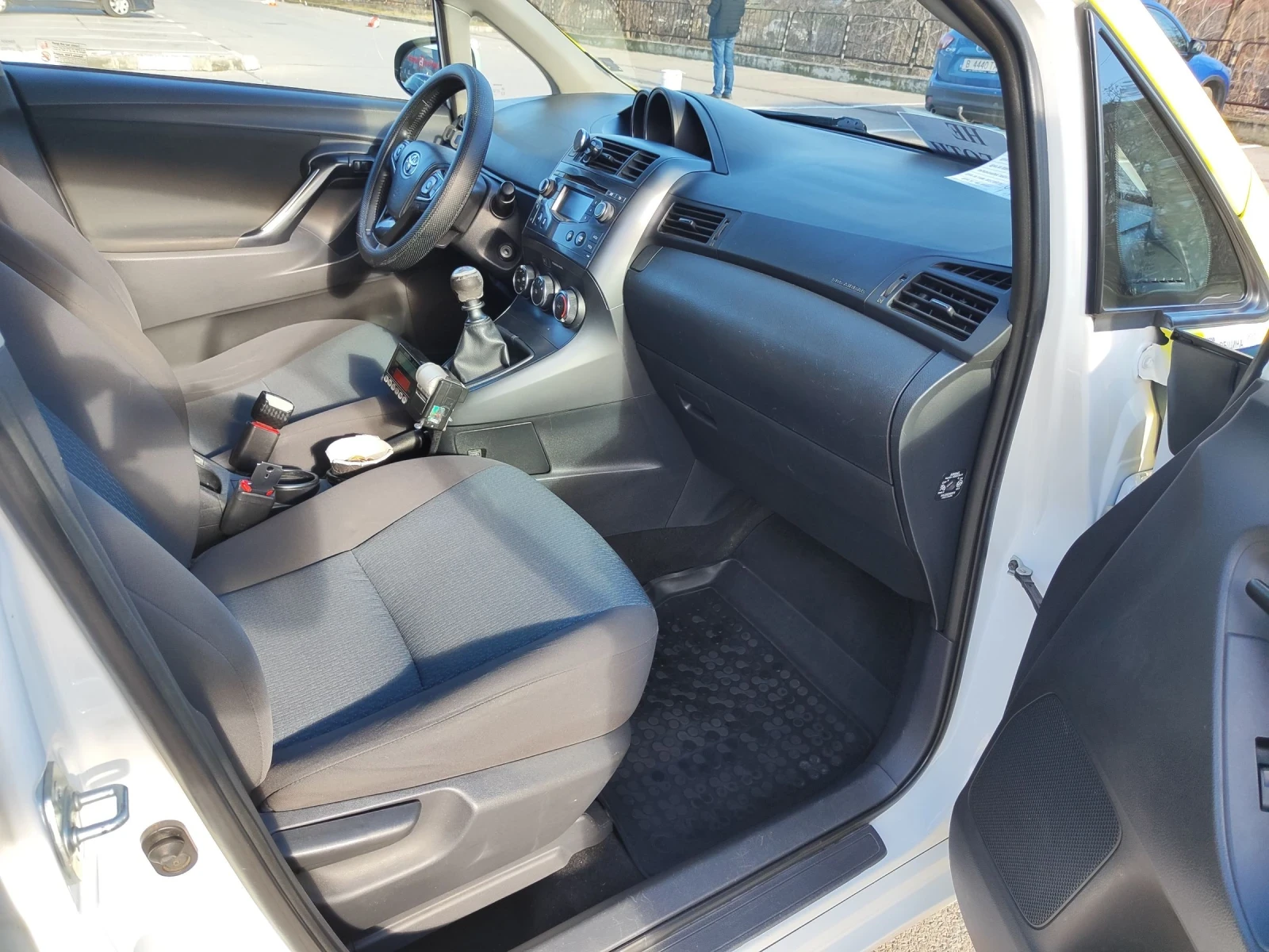 Toyota Verso 1.6 D-4D (112кс) 6+ 1 - изображение 10