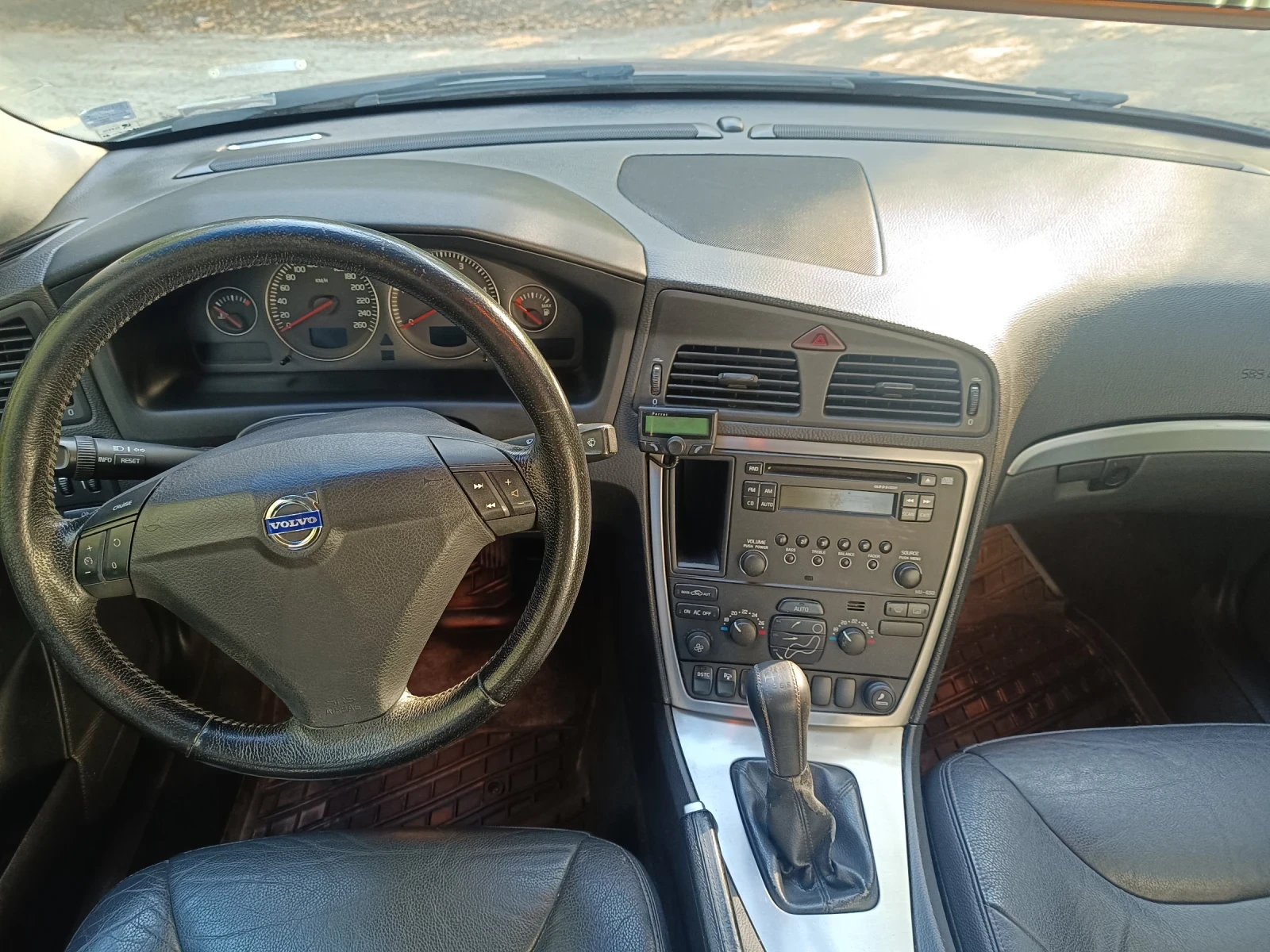 Volvo S60 2.4 D 5 - изображение 10