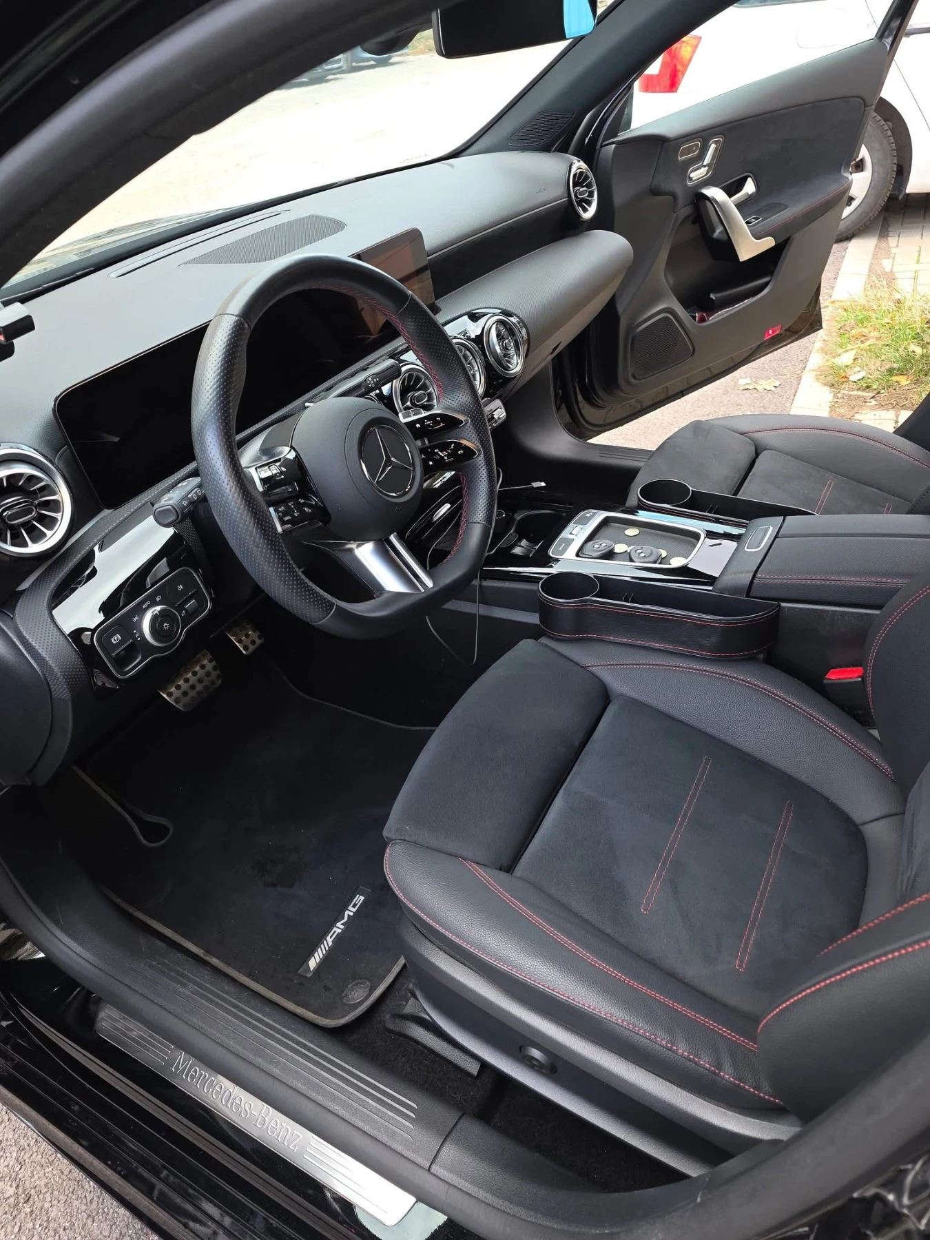 Mercedes-Benz A 180 AMG-Line - изображение 4