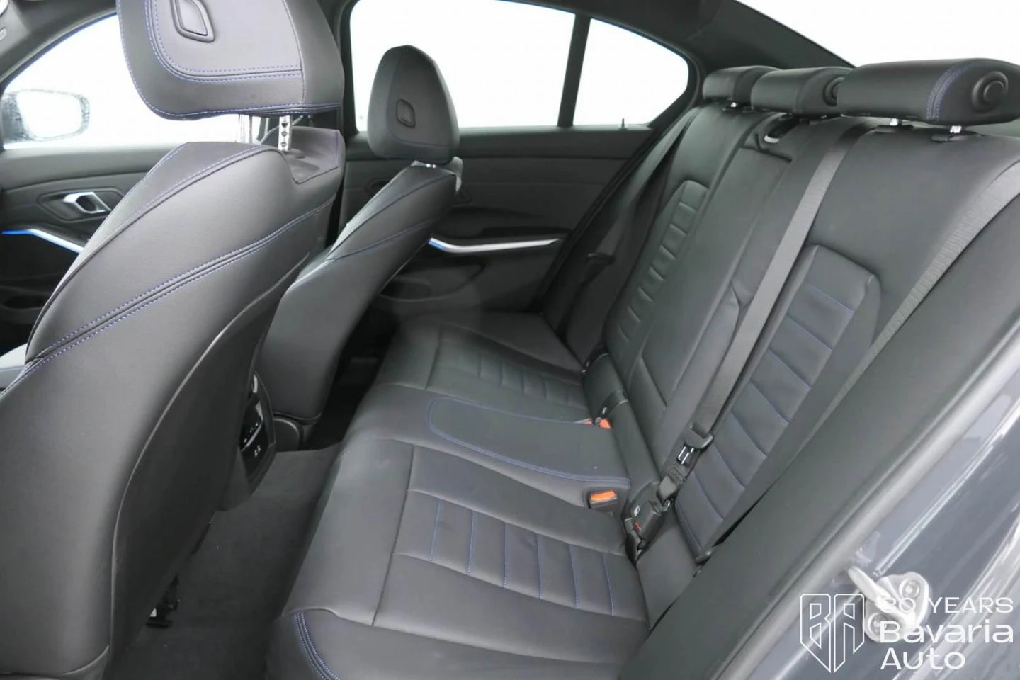 BMW 330 i xDrive M Sport Paket Sportautomatic | Mobile.bg   8