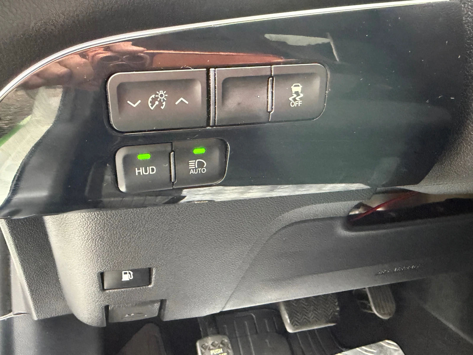 Toyota Prius 1.8 Hibrid  - изображение 6