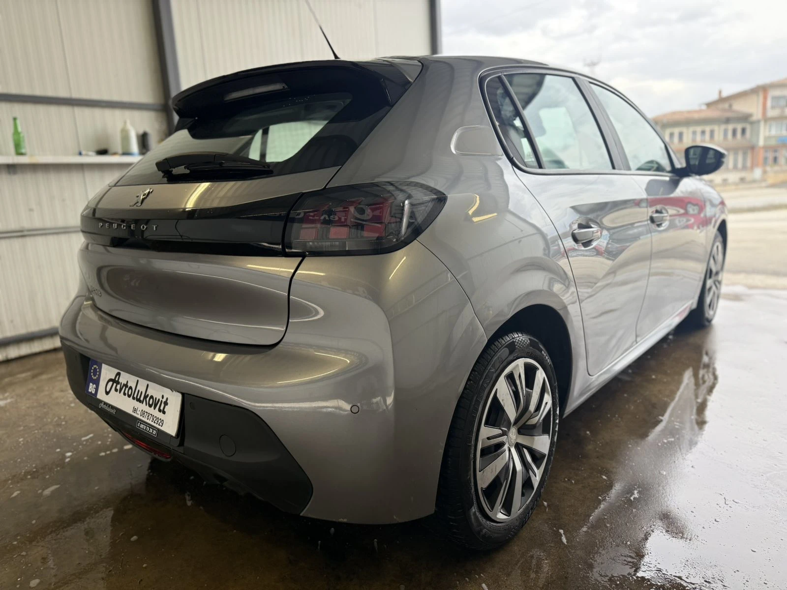 Peugeot 208 1.2 PureTech 85000km!, снимка 6 - Автомобили и джипове - 53888551