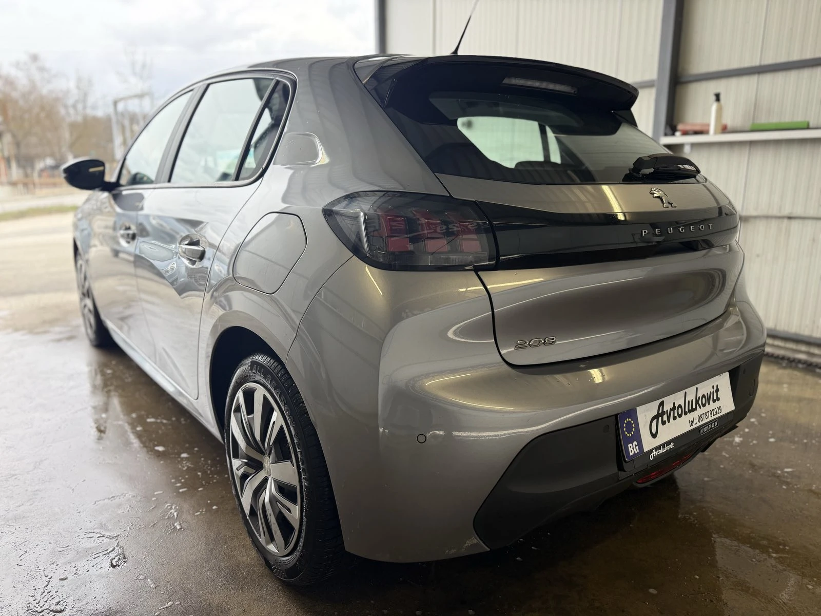 Peugeot 208 1.2 PureTech 85000km!, снимка 4 - Автомобили и джипове - 53888551