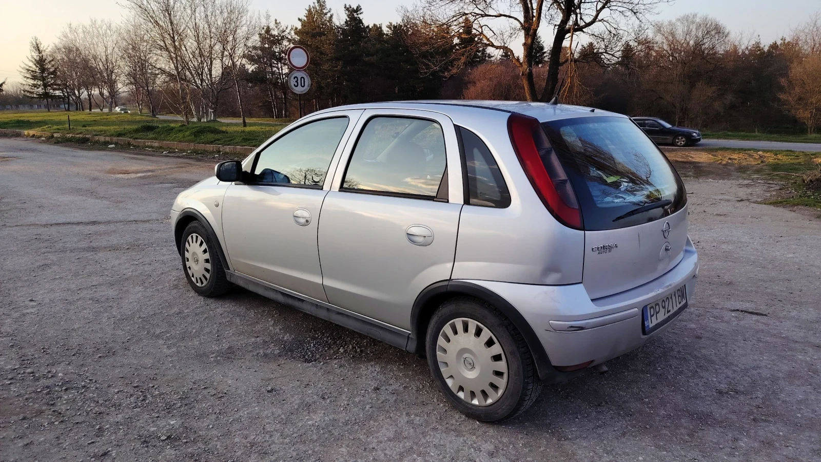 Opel Corsa 1.2-БЕНЗИН, снимка 4 - Автомобили и джипове - 53990078