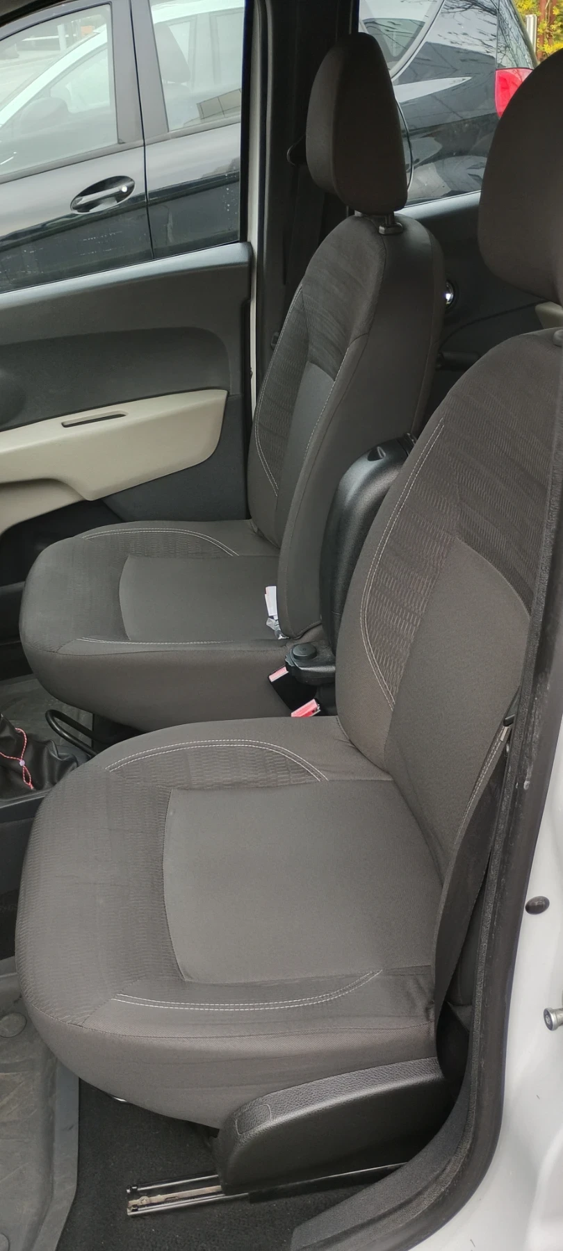 Dacia Lodgy 1.6 газ/бензин , снимка 7 - Автомобили и джипове - 54195178