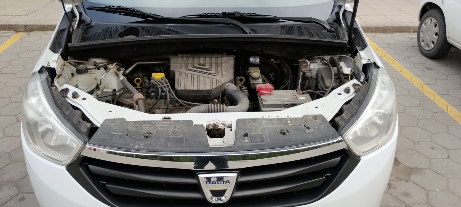 Dacia Lodgy 1.6 газ/бензин , снимка 6 - Автомобили и джипове - 54195178