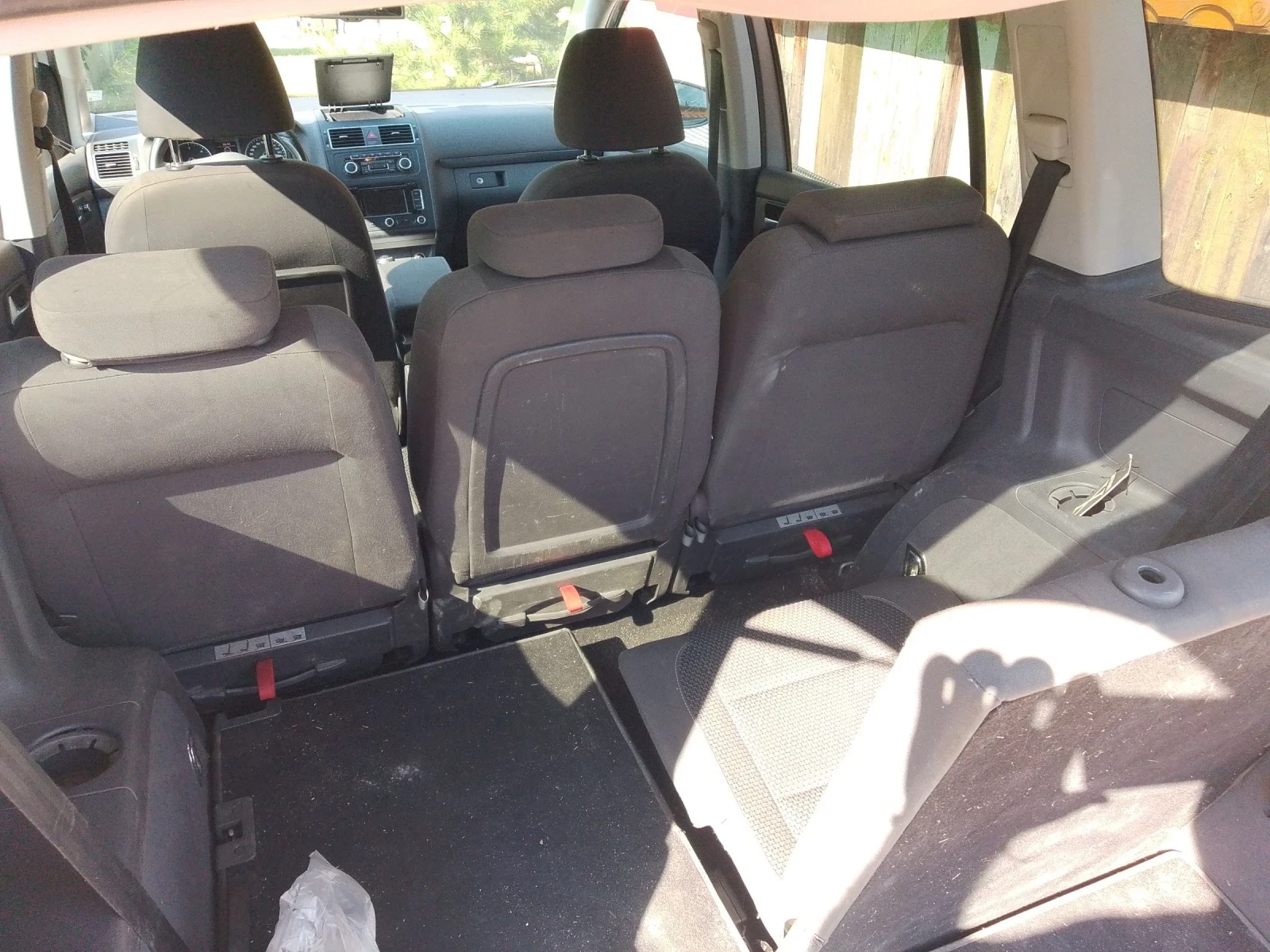 VW Touran 1.6, снимка 6 - Автомобили и джипове - 55542069