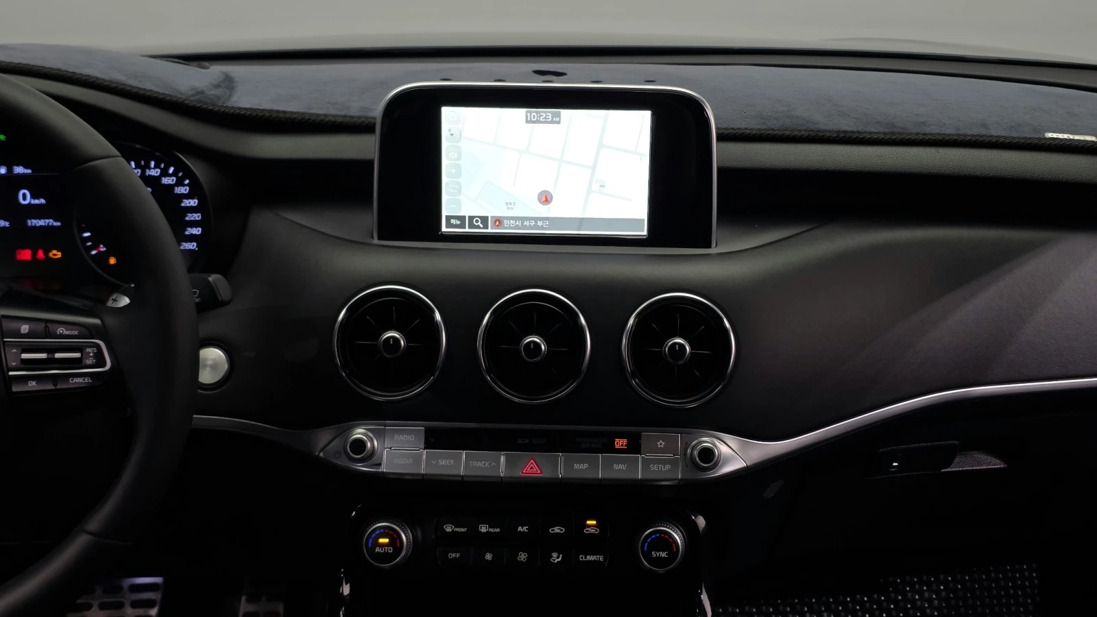 Kia Stinger 2.2 CRDi AWD Platinum | HUD | AWD, снимка 14 - Автомобили и джипове - 55546750