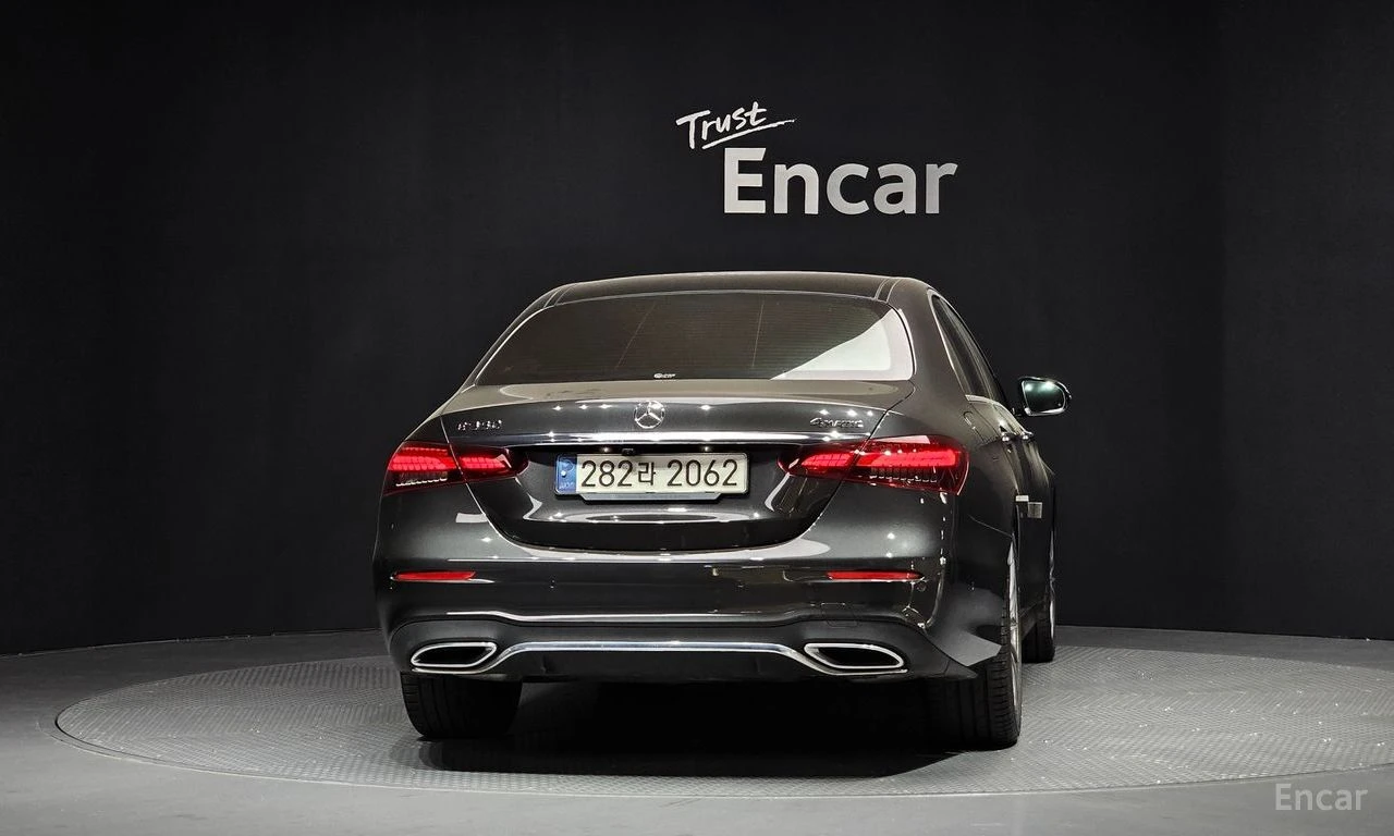 Mercedes-Benz E 350 AMG* LINE* 4MATIC* BURMESTER* ДИСТРОНИК* ХЕДЪП* 36, снимка 4 - Автомобили и джипове - 55901635