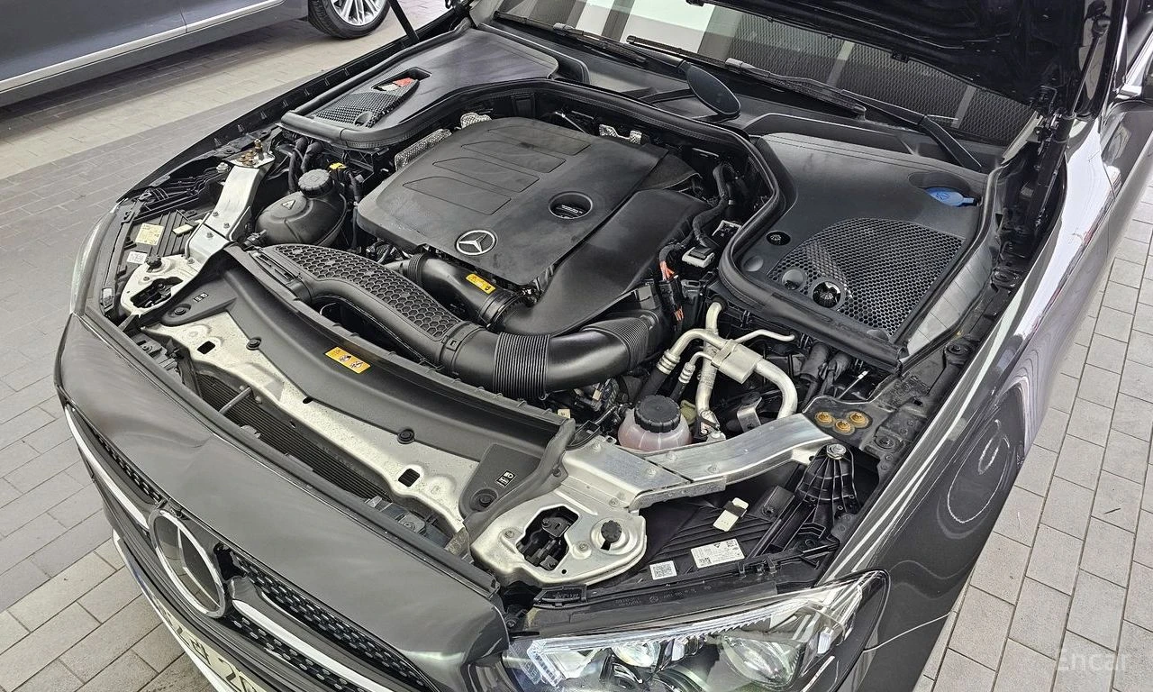 Mercedes-Benz E 350 AMG* LINE* 4MATIC* BURMESTER* ДИСТРОНИК* ХЕДЪП* 36, снимка 15 - Автомобили и джипове - 55901635