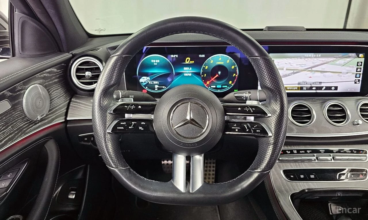 Mercedes-Benz E 350 AMG* LINE* 4MATIC* BURMESTER* ДИСТРОНИК* ХЕДЪП* 36, снимка 7 - Автомобили и джипове - 55901635