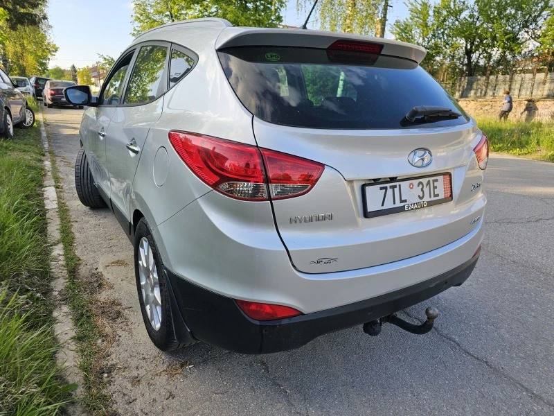 Hyundai IX35 2.0i 4x4  ГАЗ AUT, снимка 8 - Автомобили и джипове - 45821583