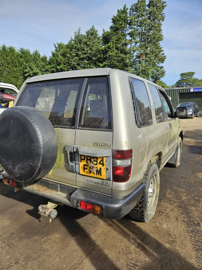 Isuzu Trooper, снимка 2 - Автомобили и джипове - 47856873