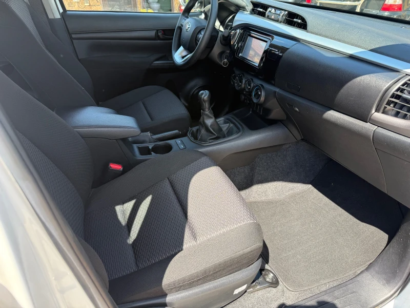 Toyota Hilux 2.4d4d, снимка 12 - Автомобили и джипове - 51547192