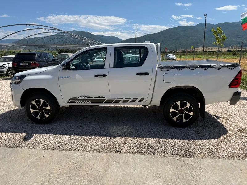 Toyota Hilux 2.4d4d, снимка 8 - Автомобили и джипове - 51547192