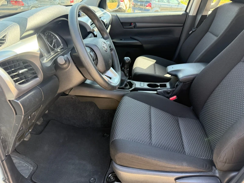 Toyota Hilux 2.4d4d, снимка 10 - Автомобили и джипове - 51547192