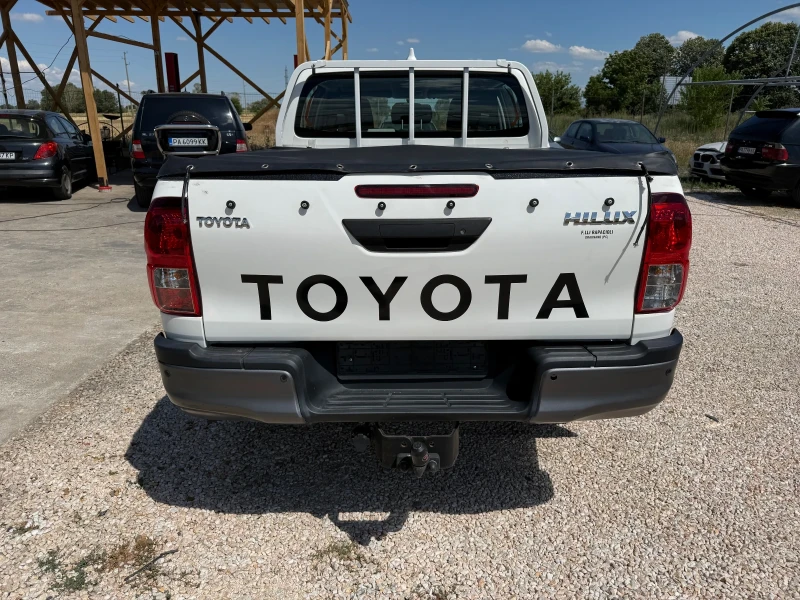 Toyota Hilux 2.4d4d, снимка 6 - Автомобили и джипове - 51547192
