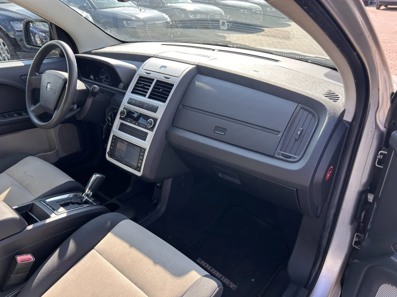 Dodge Journey 2.4i AVTOMAT/NAVI/KAMERA EURO 5, снимка 10 - Автомобили и джипове - 52051626