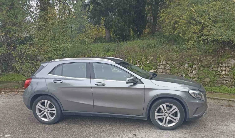 Mercedes-Benz GLA 220, снимка 2 - Автомобили и джипове - 52432868