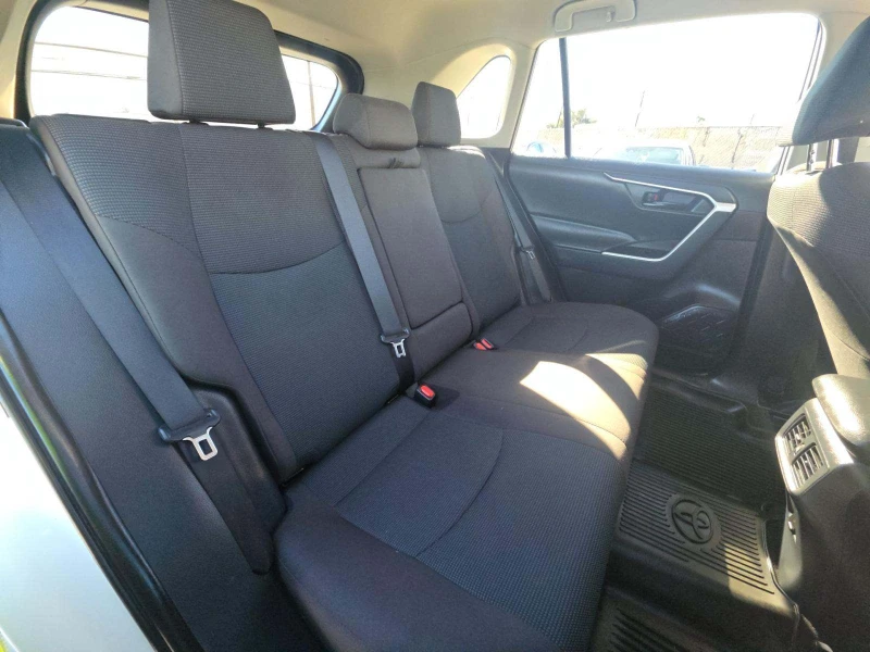 Toyota Rav4, снимка 6 - Автомобили и джипове - 53420736