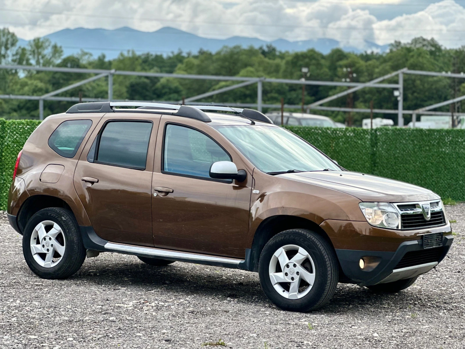 Dacia Duster 1.6i LPG* ИТАЛИЯ*  - изображение 3