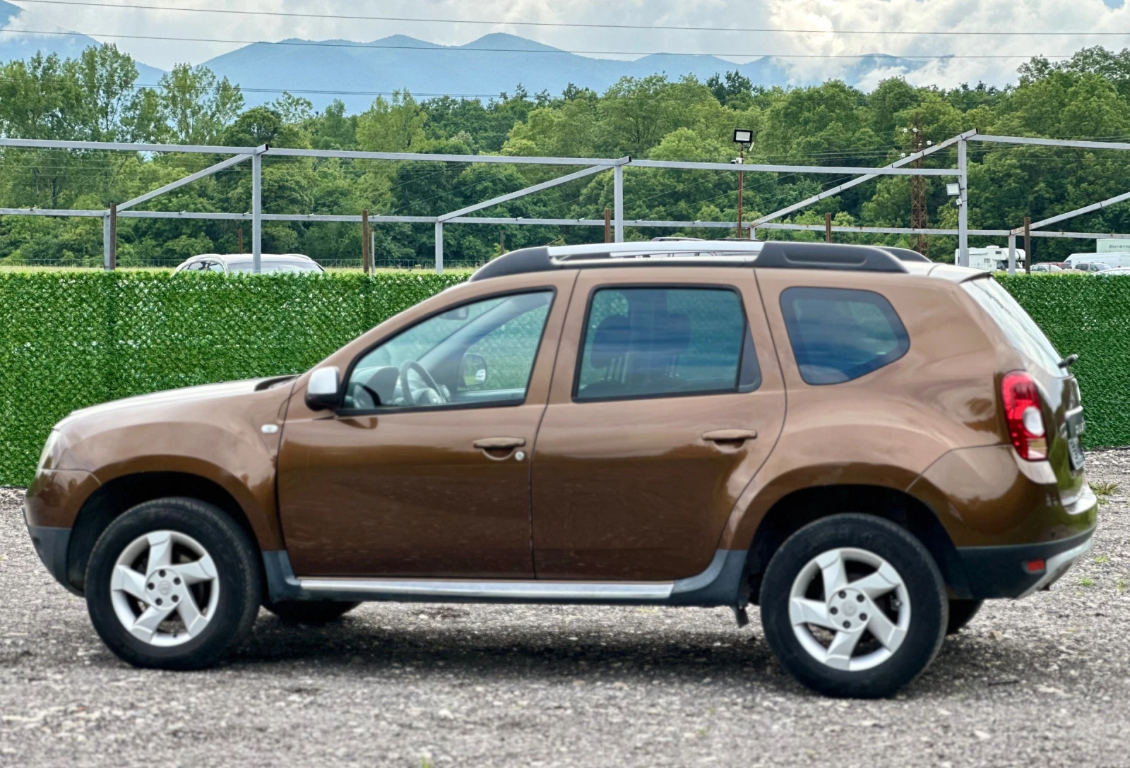 Dacia Duster 1.6i LPG* ИТАЛИЯ*  - изображение 7