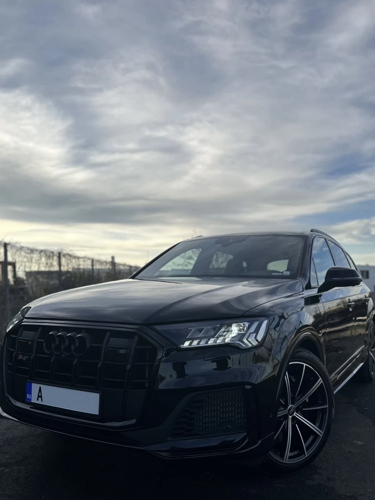 Audi SQ7  33000 км - изображение 2