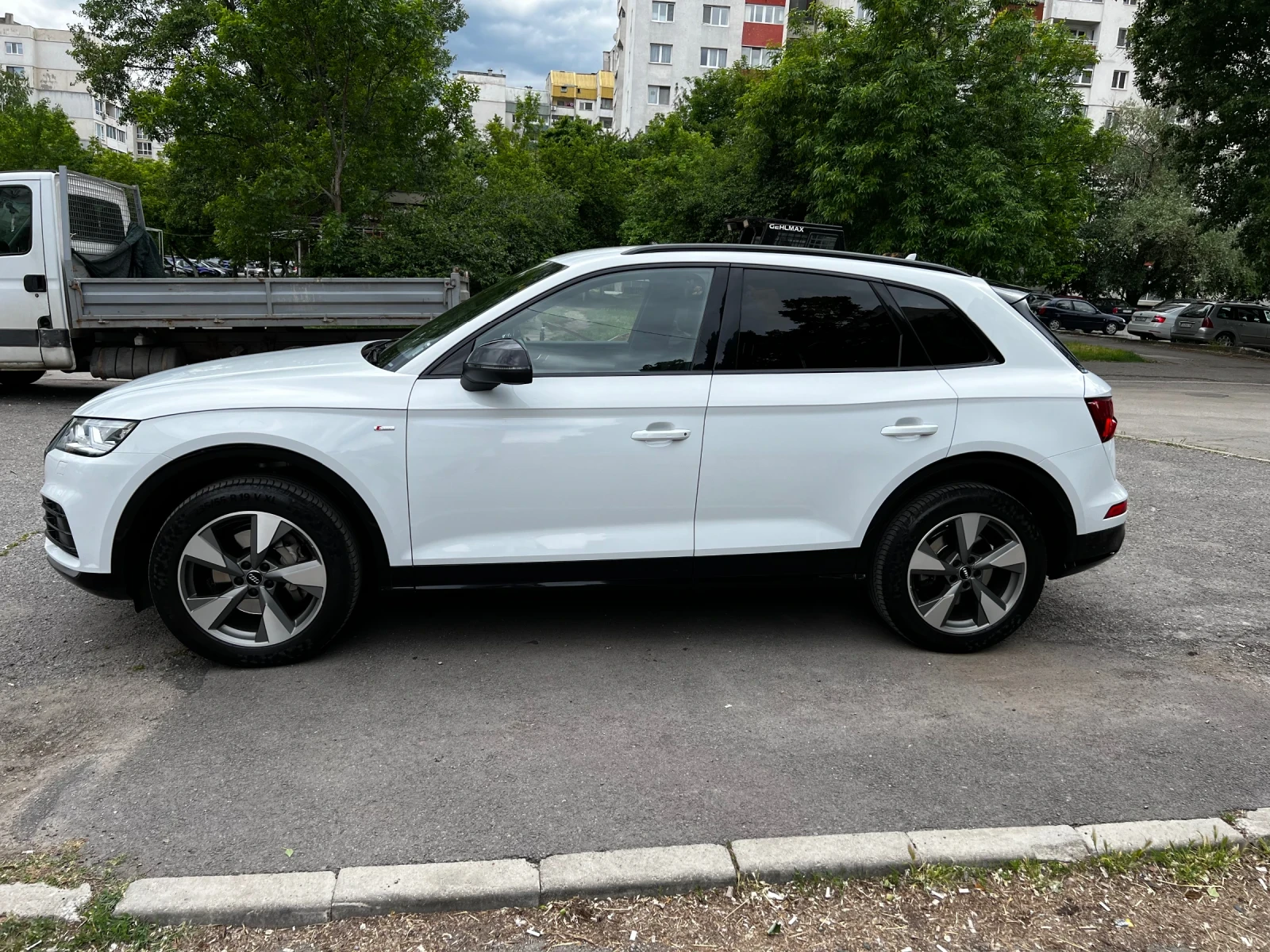 Audi Q5 40 TDI - изображение 6