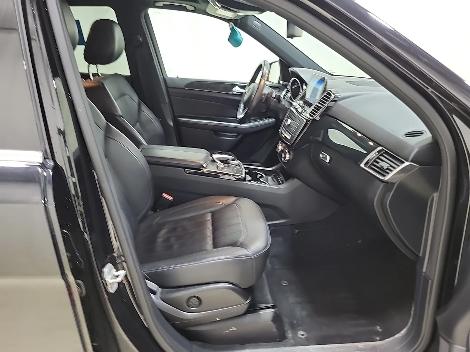 Mercedes-Benz GLE 400 AMG-Line * Harman Kardon * 360 камера * Carfax *  - изображение 9