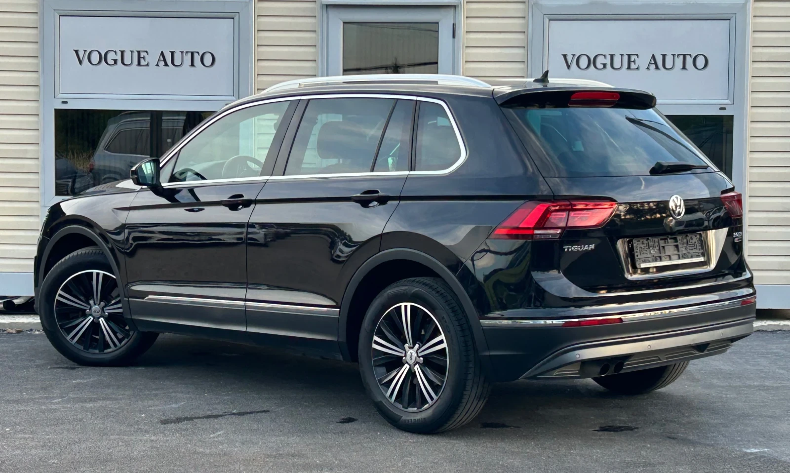 VW Tiguan 2.0TSI* DSG* 4Motion* Масаж* , снимка 2 - Автомобили и джипове - 54954036