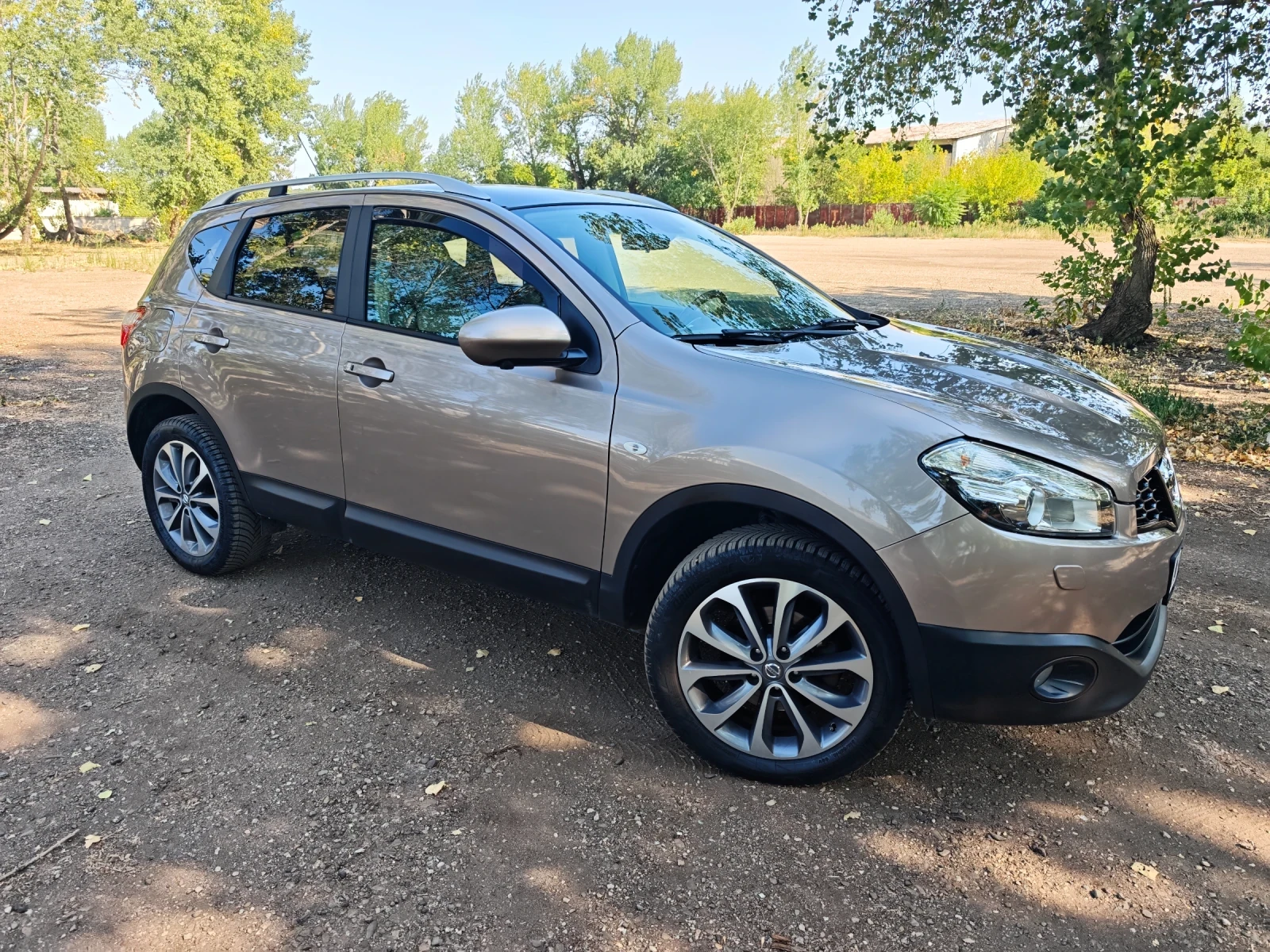 Nissan Qashqai J 10, снимка 3 - Автомобили и джипове - 55544415
