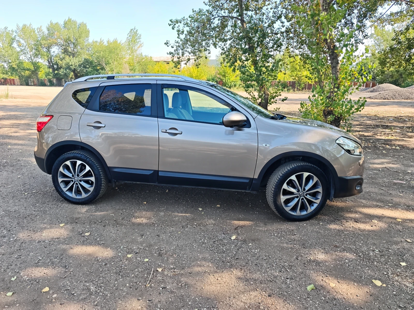 Nissan Qashqai J 10, снимка 4 - Автомобили и джипове - 55544415