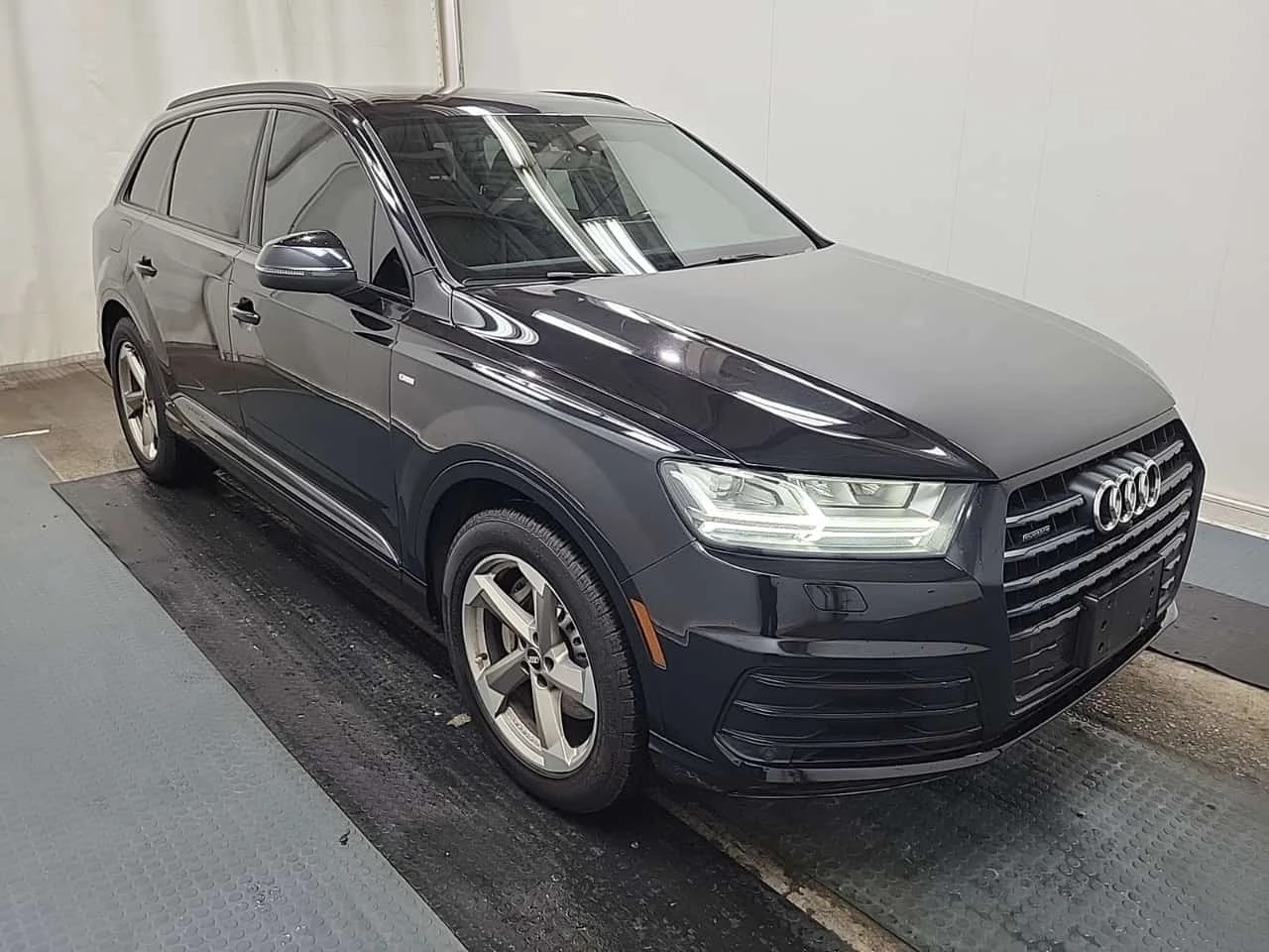 Audi Q7 * 55 Tfsi Quattro Progressiv * CARFAX * , снимка 2 - Автомобили и джипове - 56266119