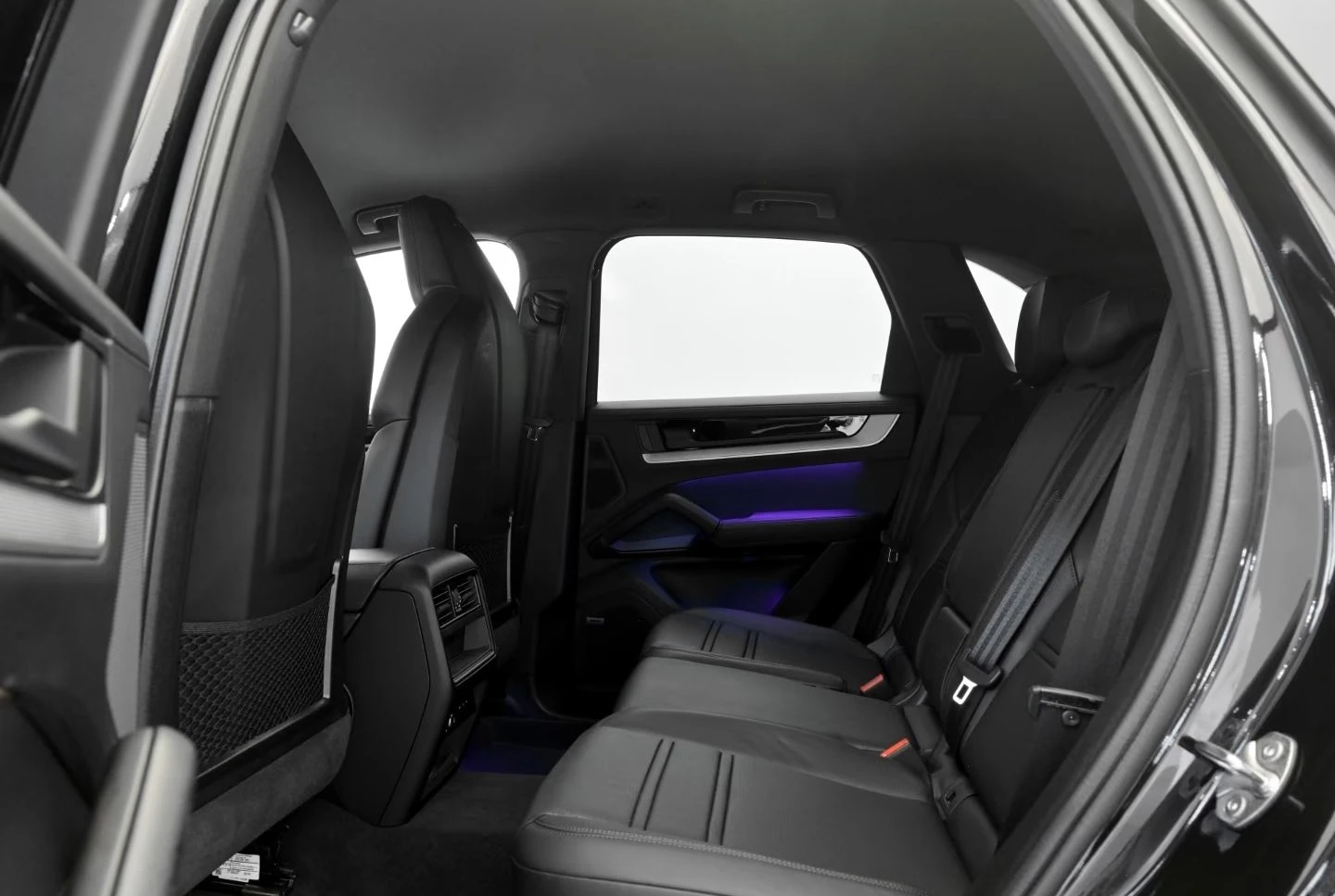 Porsche Cayenne E-HYBRID / BOSE / HUD / 360 / , снимка 16 - Автомобили и джипове - 56534013