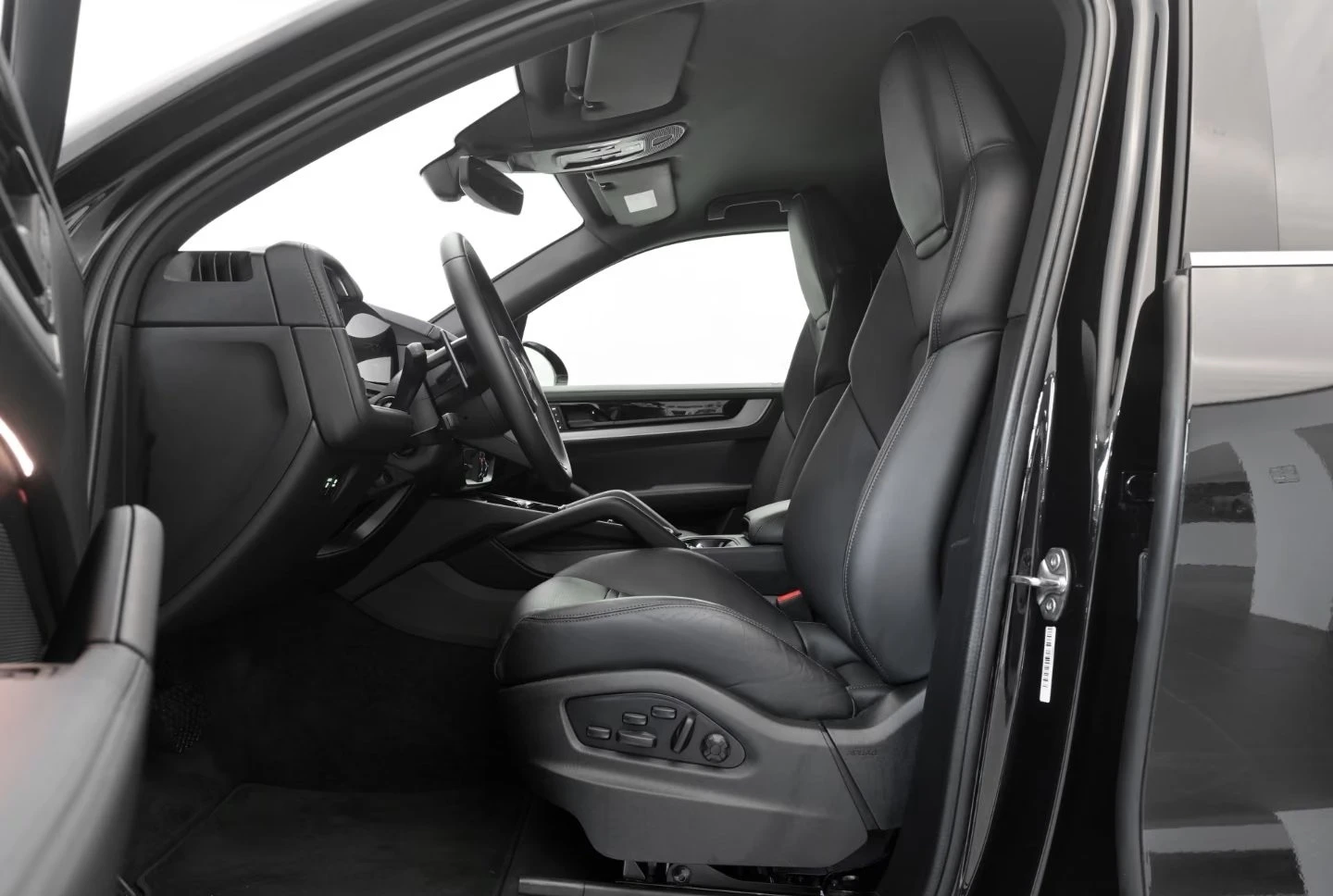 Porsche Cayenne E-HYBRID / BOSE / HUD / 360 / , снимка 7 - Автомобили и джипове - 56534013