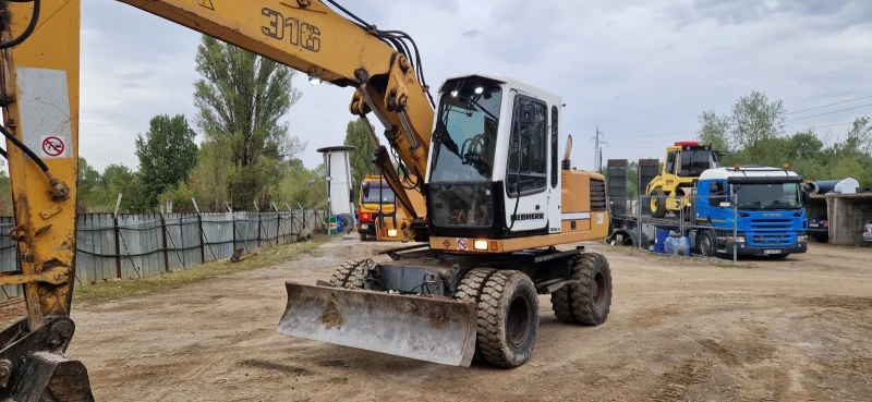 Багер Liebherr 316А, снимка 3 - Индустриална техника - 47335552