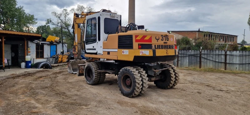 Багер Liebherr 316А, снимка 5 - Индустриална техника - 47335552